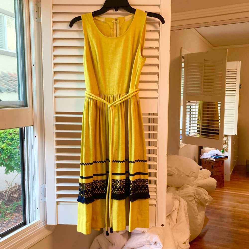 Vintage yellow dress with crochet fringe